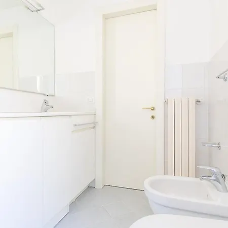 Апартаменты Eleganza In Porta Venezia - 4 Posti Letto Con Ac *